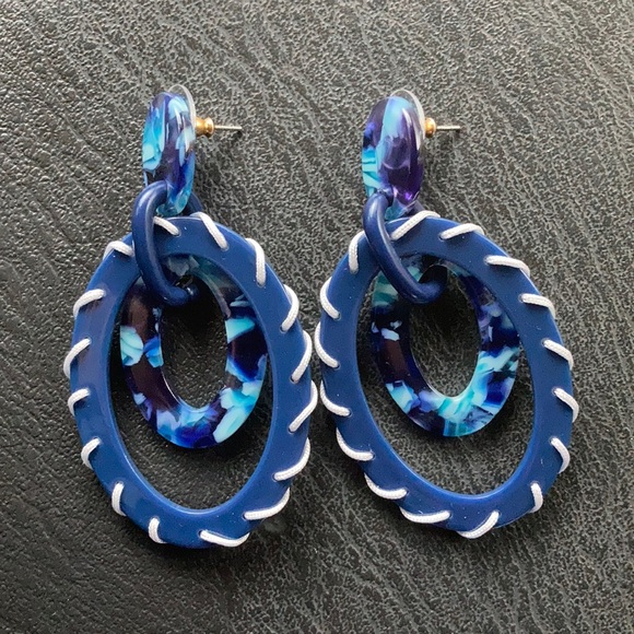 ⚜️Blue and white Acrylic Earrings - Picture 2 of 2